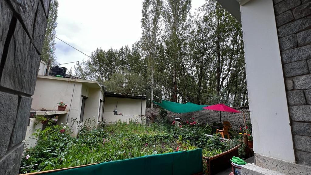 Hidden Leaf Homestay Leh Exterior foto