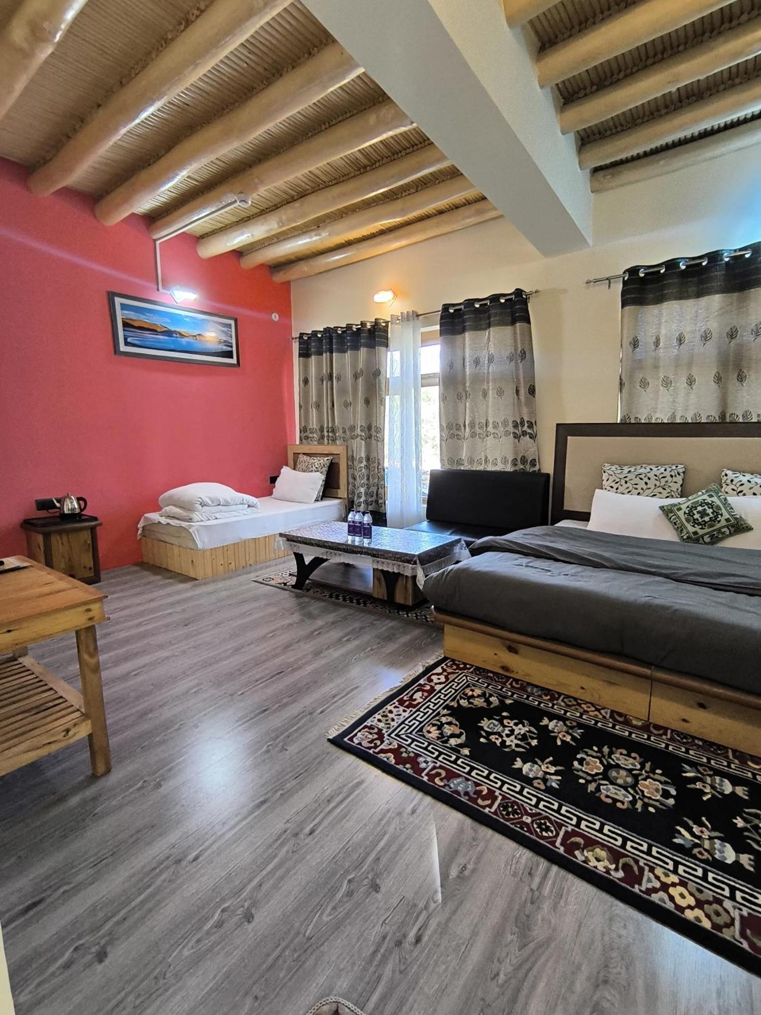 Hidden Leaf Homestay Leh Quarto foto